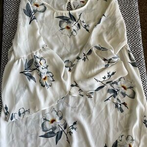 Pleione White and Gray Floral Blouse